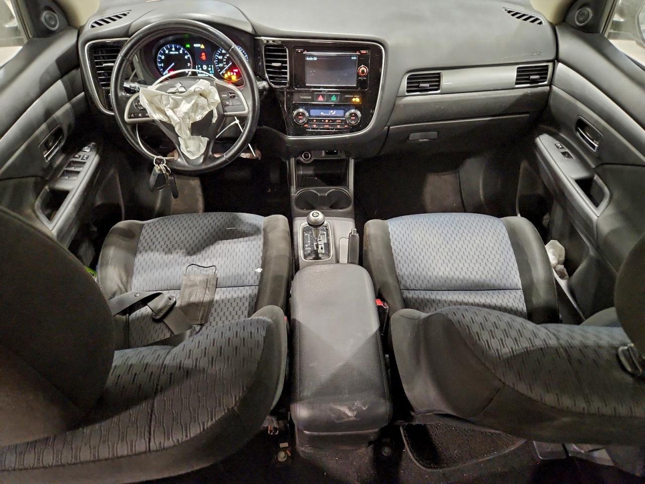 Mitsubishi Outlander Se Image 9