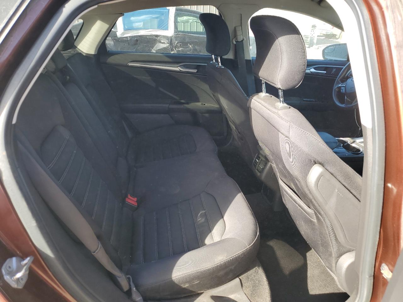 Ford Fusion Se Image 6