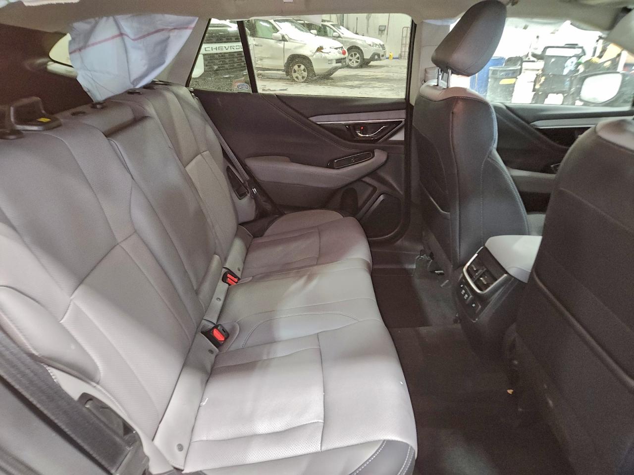 Subaru Outback Limited Image 2