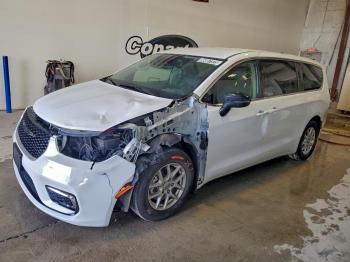  Salvage Chrysler Pacifica