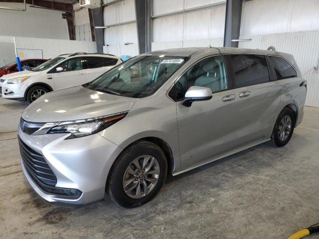  Salvage Toyota Sienna
