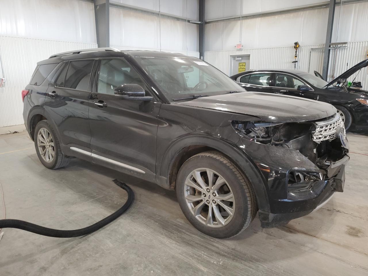 Ford Explorer Limited Image 5