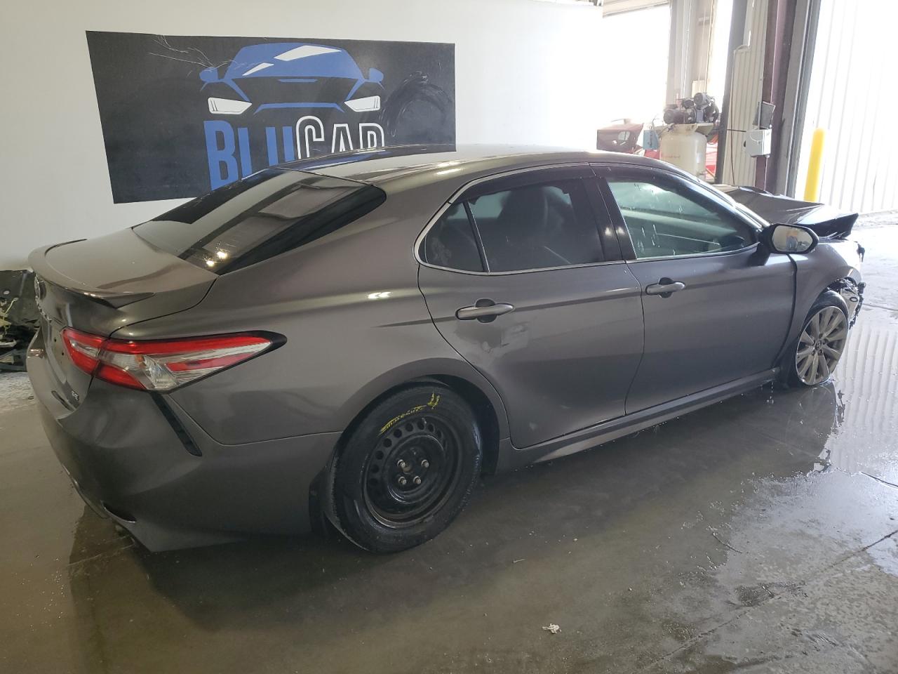 Toyota Camry L Image 8