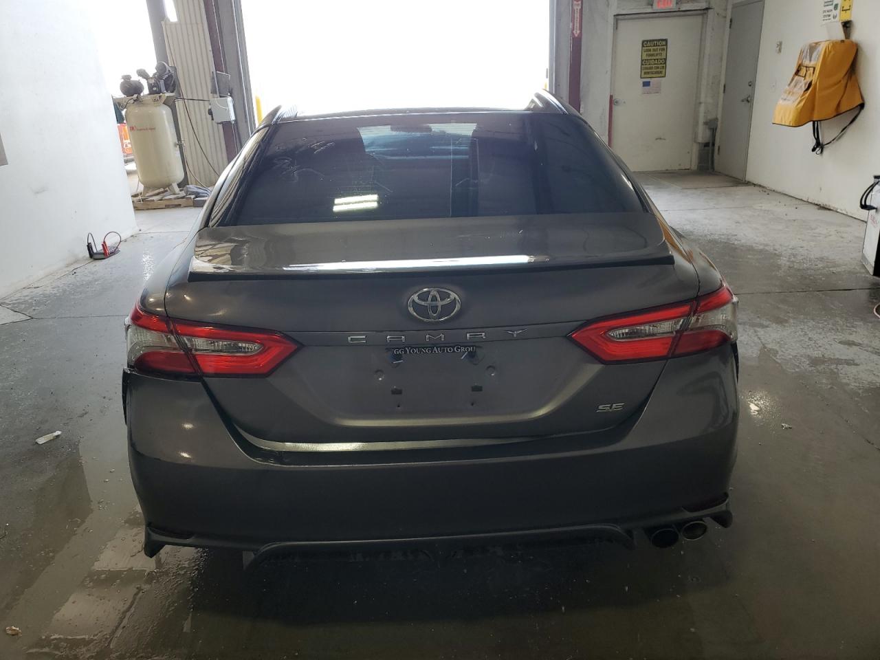 Toyota Camry L Image 5