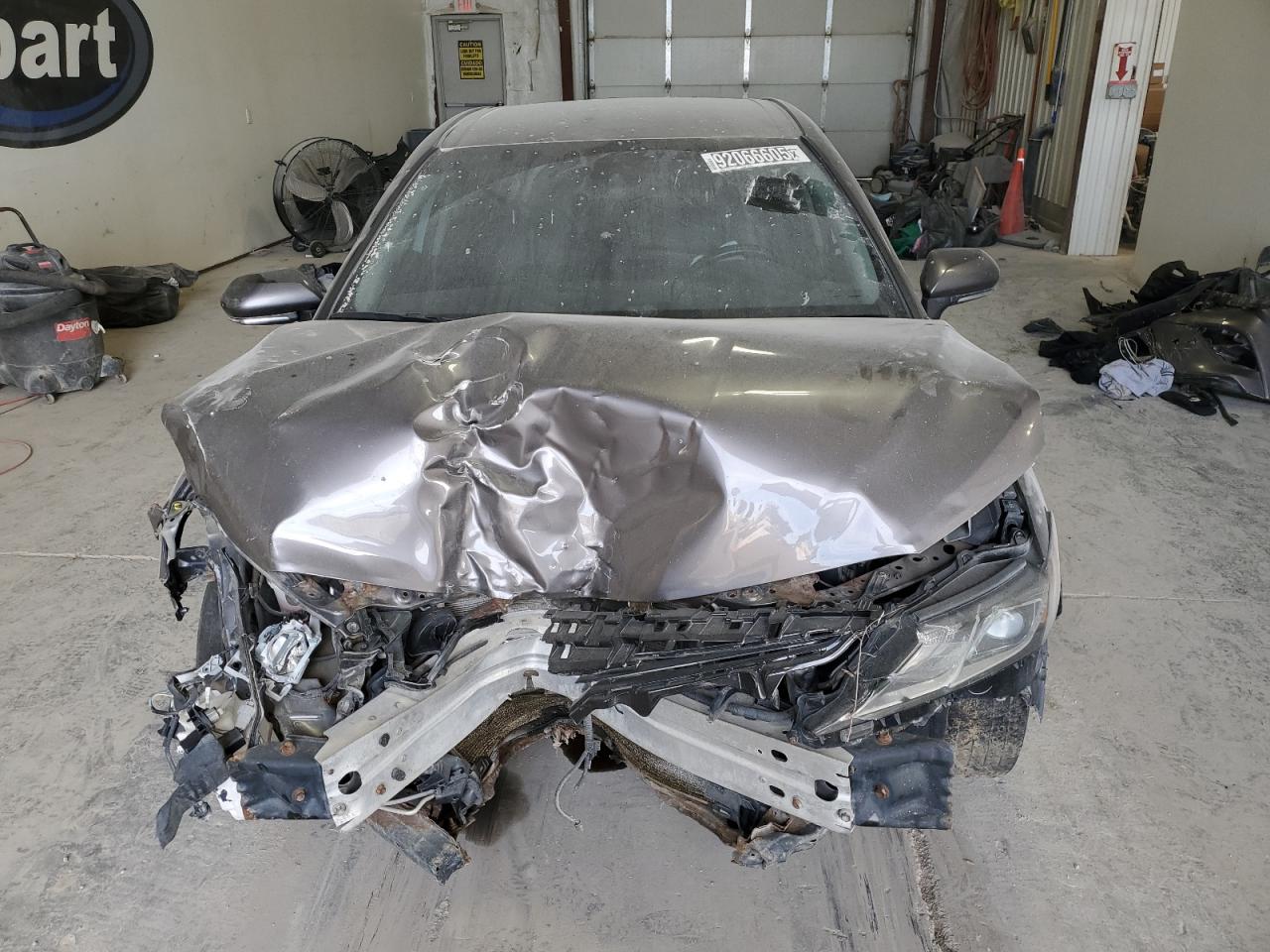 Toyota Camry L Image 7