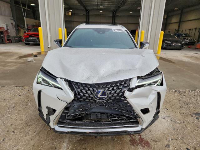 Lexus Ux 250h Image 5