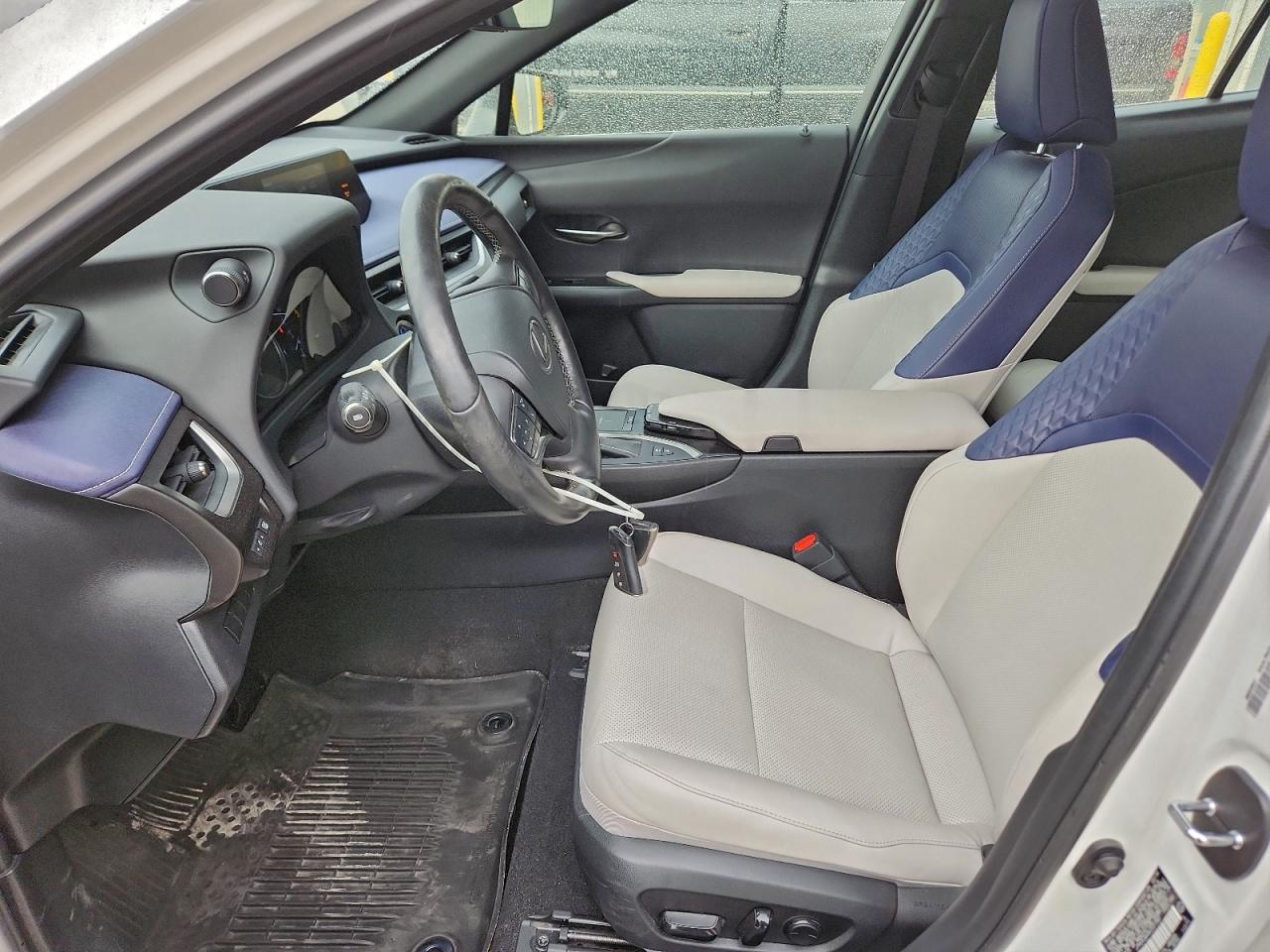 Lexus Ux 250h Image 4