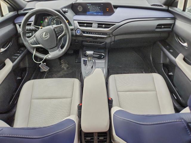 Lexus Ux 250h Image 12