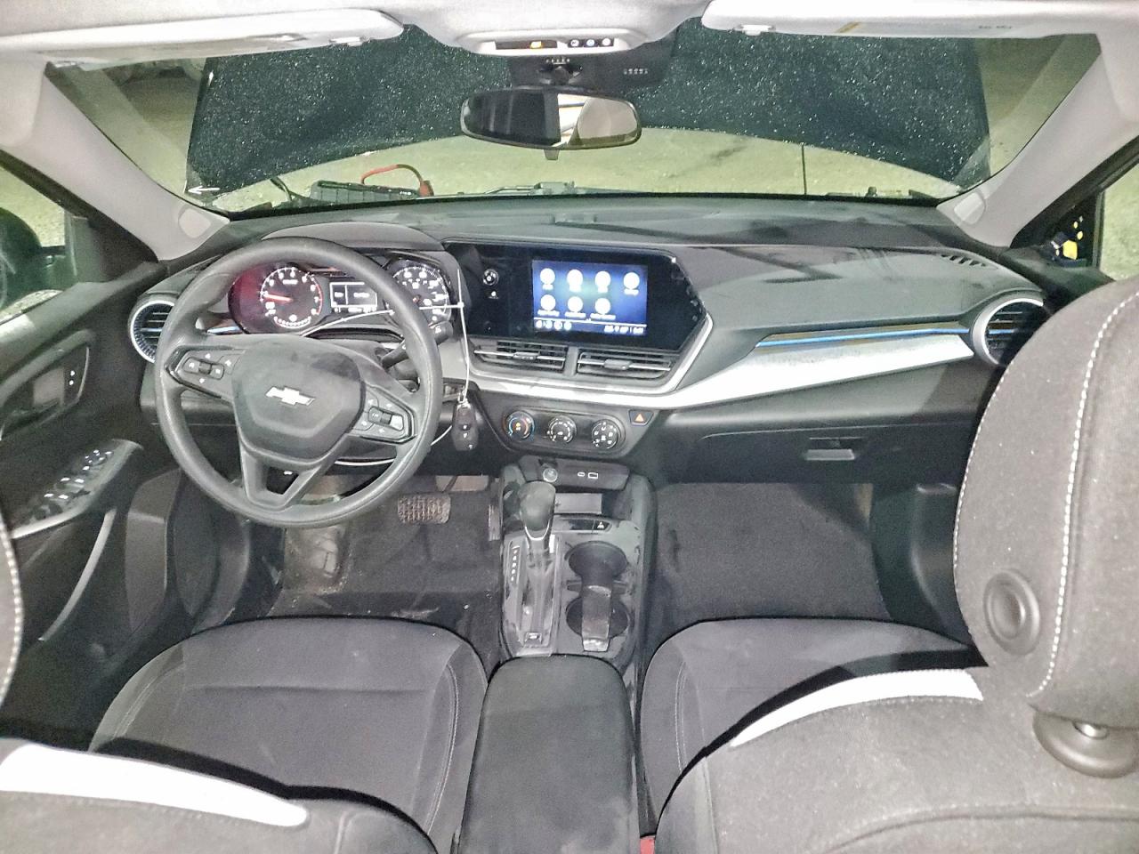 Chevrolet Trax Ls Image 8