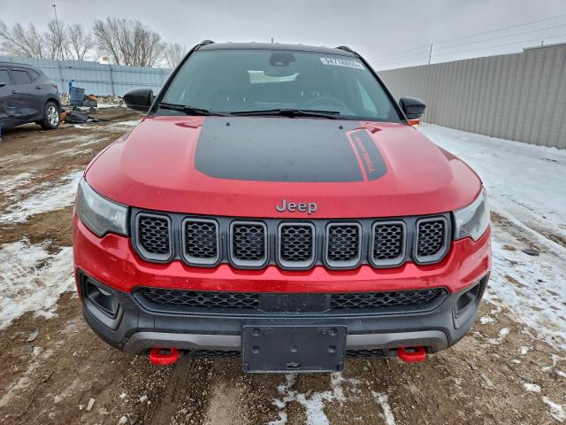 Jeep Compass Trailhawk Image 4