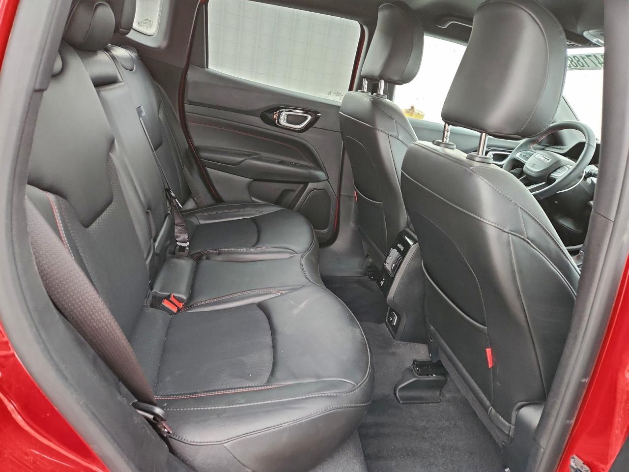 Jeep Compass Trailhawk Image 9