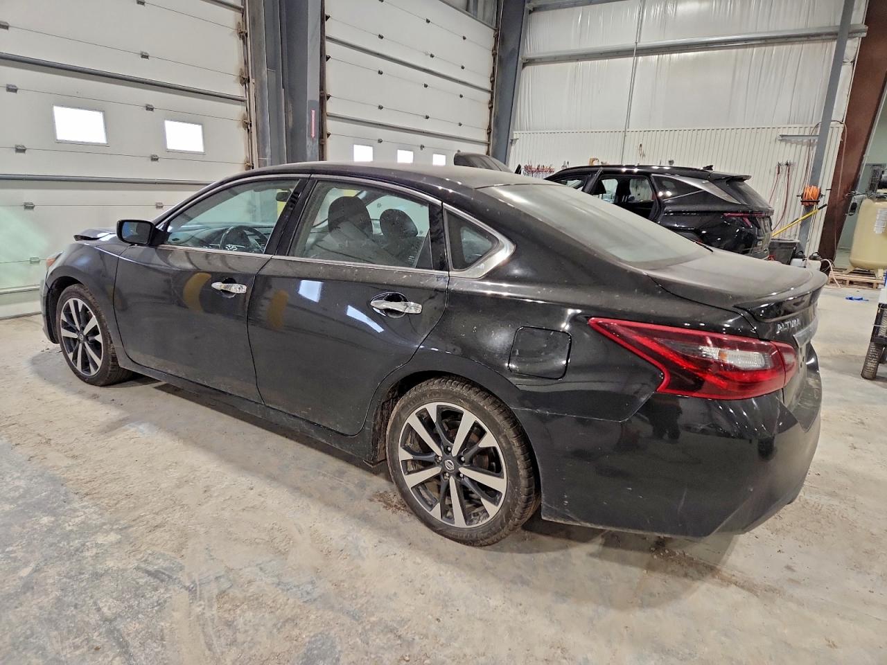 Nissan Altima 3.5sl Image 5