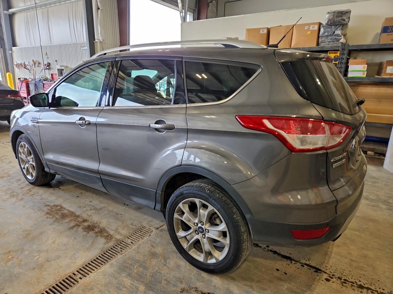 Ford Escape Titanium Image 3