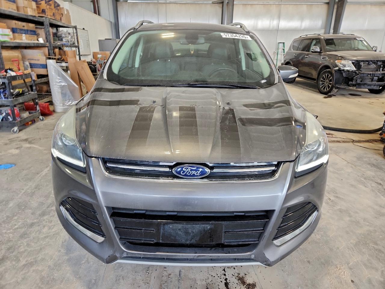 Ford Escape Titanium Image 11