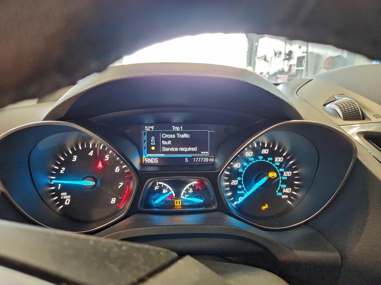 Ford Escape Titanium Image 13