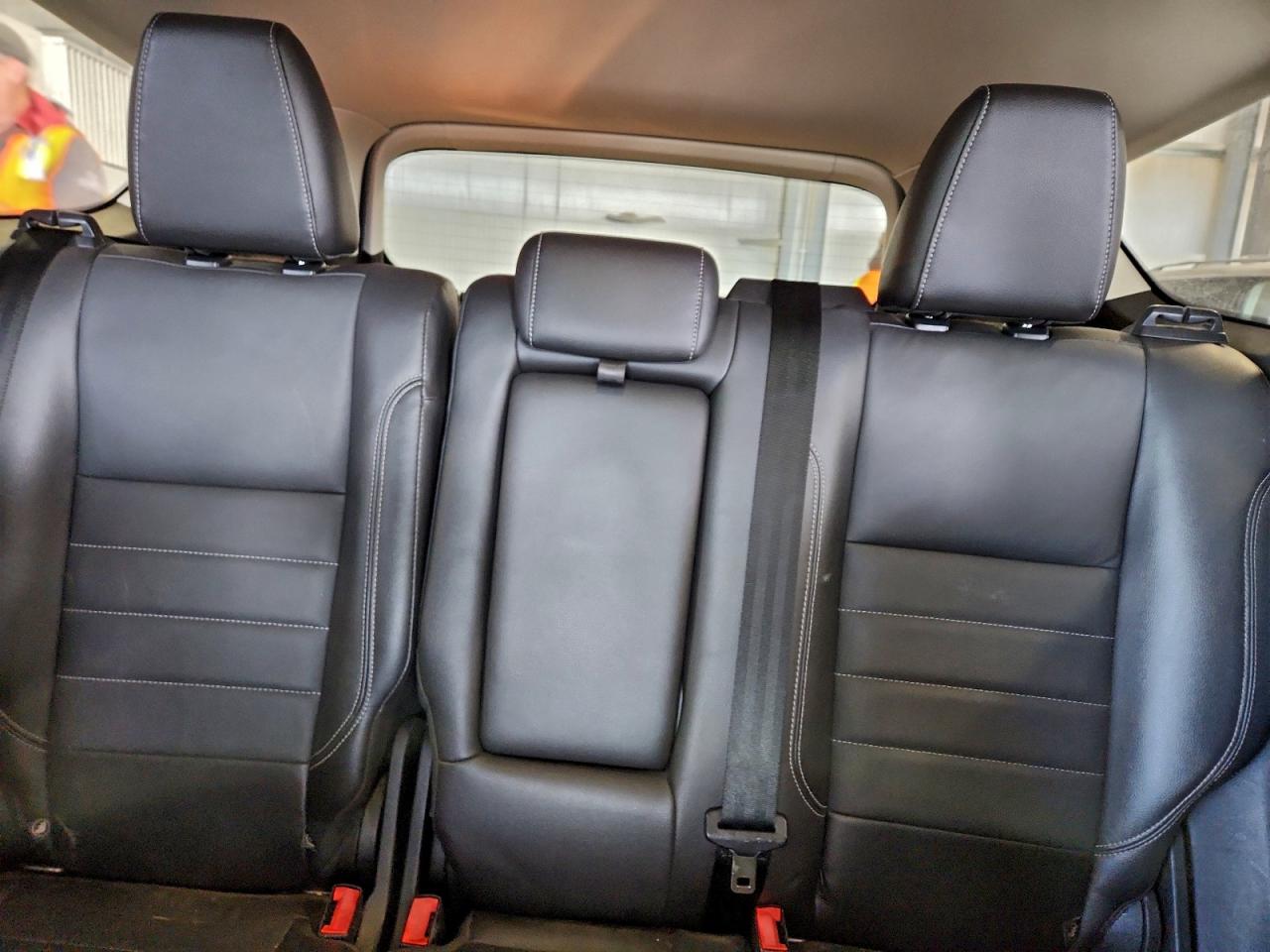 Ford Escape Titanium Image 2