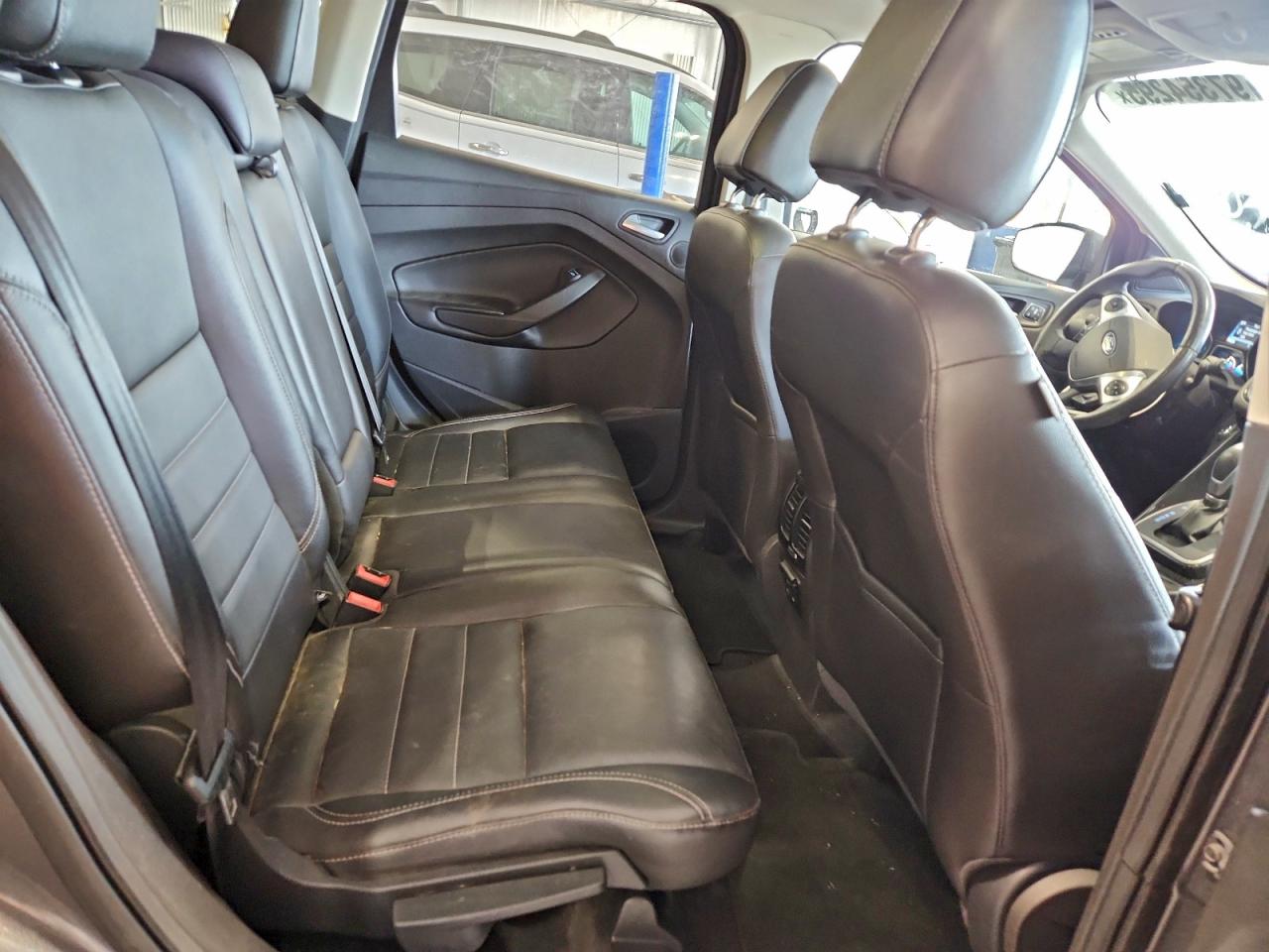 Ford Escape Titanium Image 4