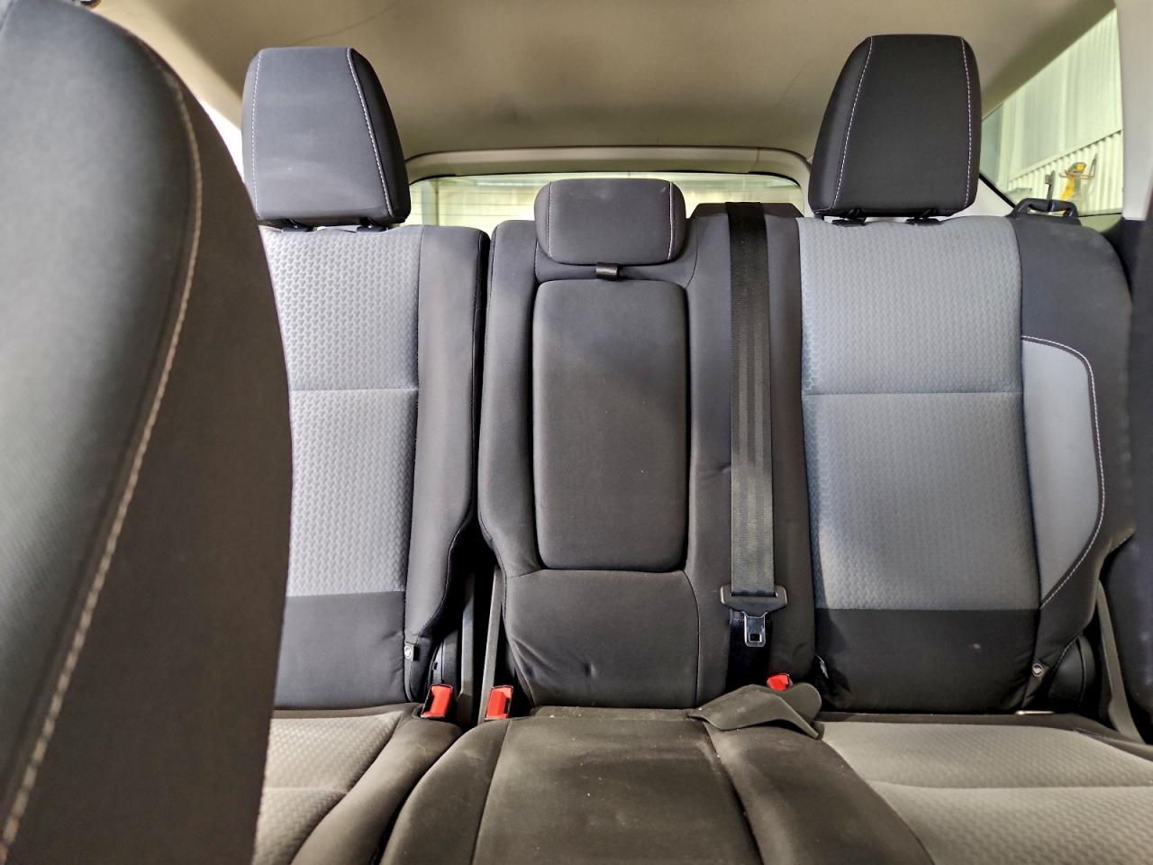 Ford Escape Se Image 8