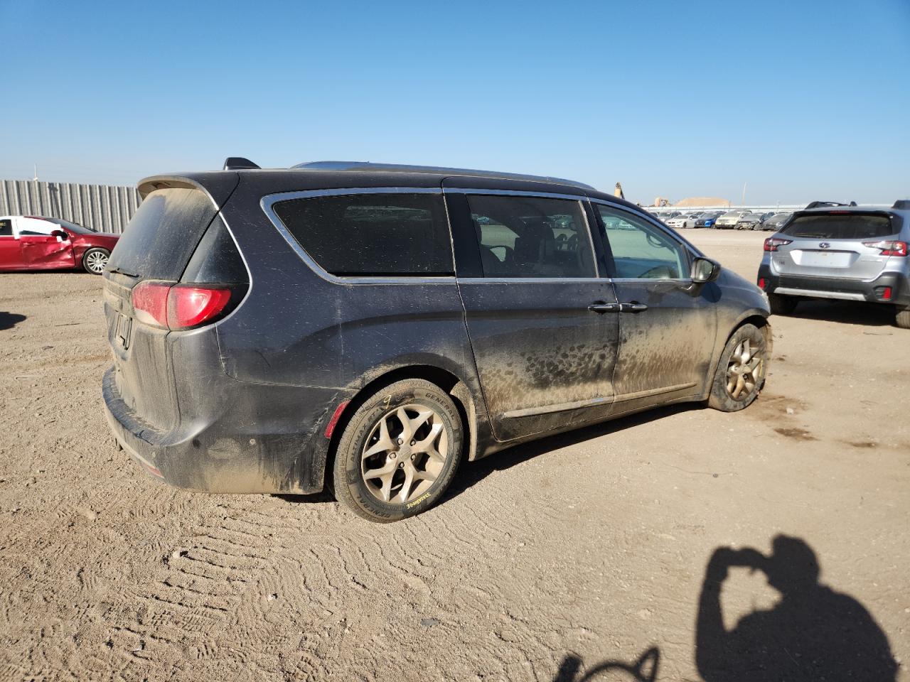 Chrysler Pacifica Touring L Plus Image 3