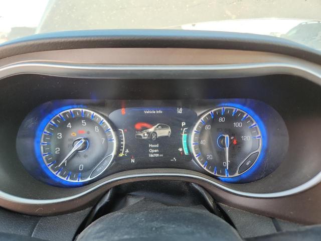 Chrysler Pacifica Touring L Plus Image 11