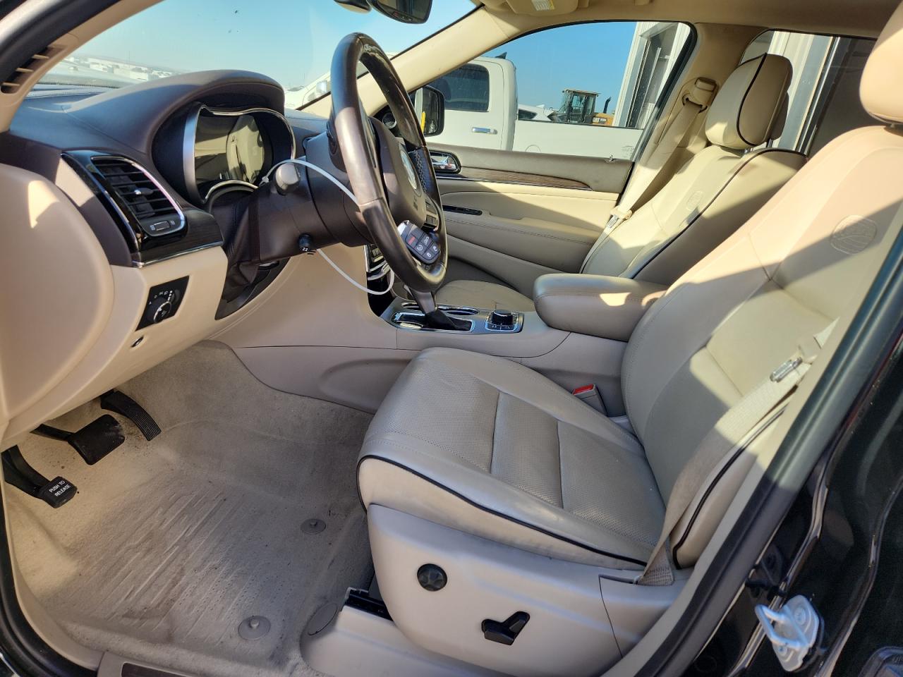 Jeep Grand Cherokee Overland Image 6