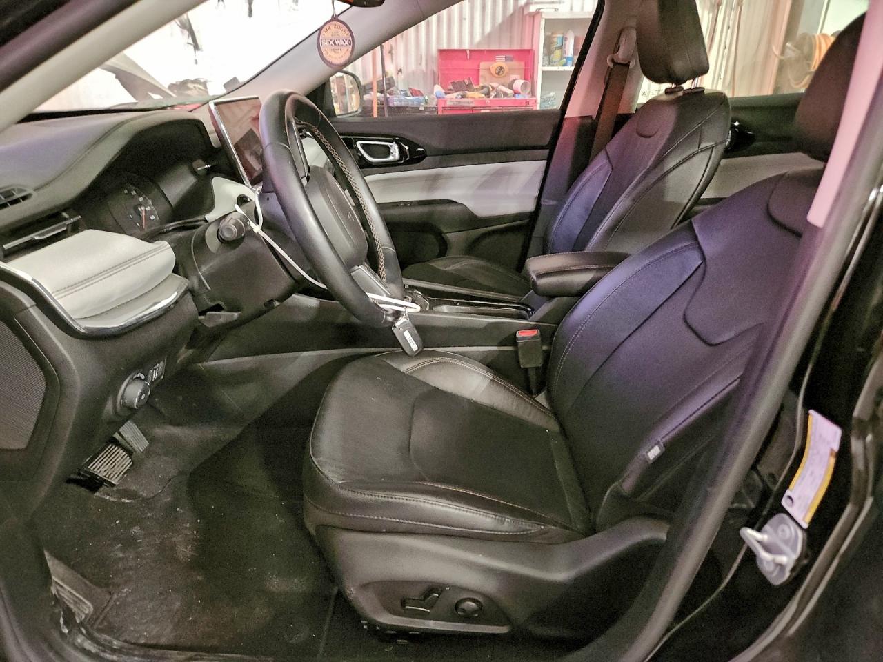 Jeep Compass Limited Image 12