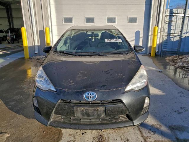 Toyota Prius Image 10