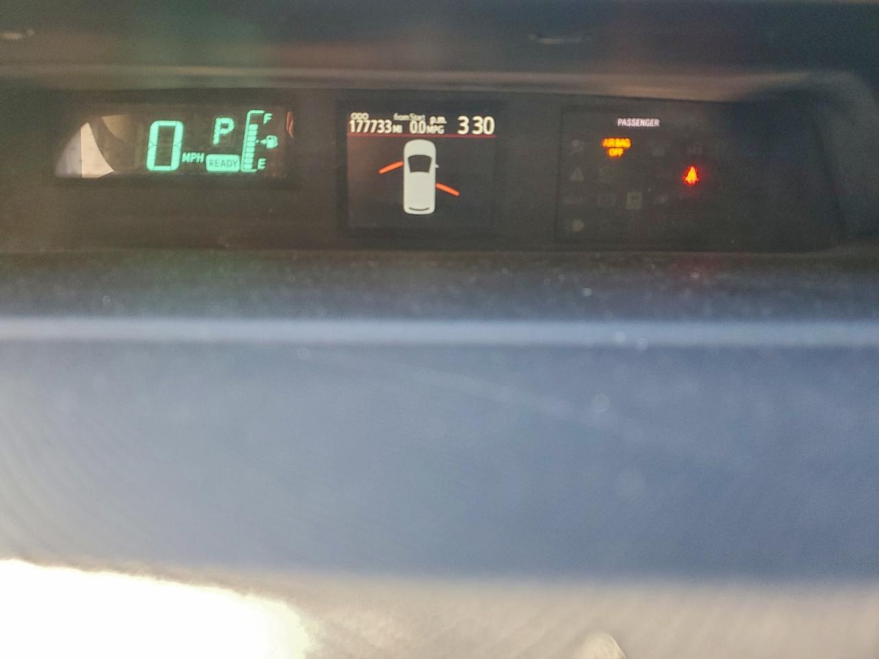 Toyota Prius Image 11