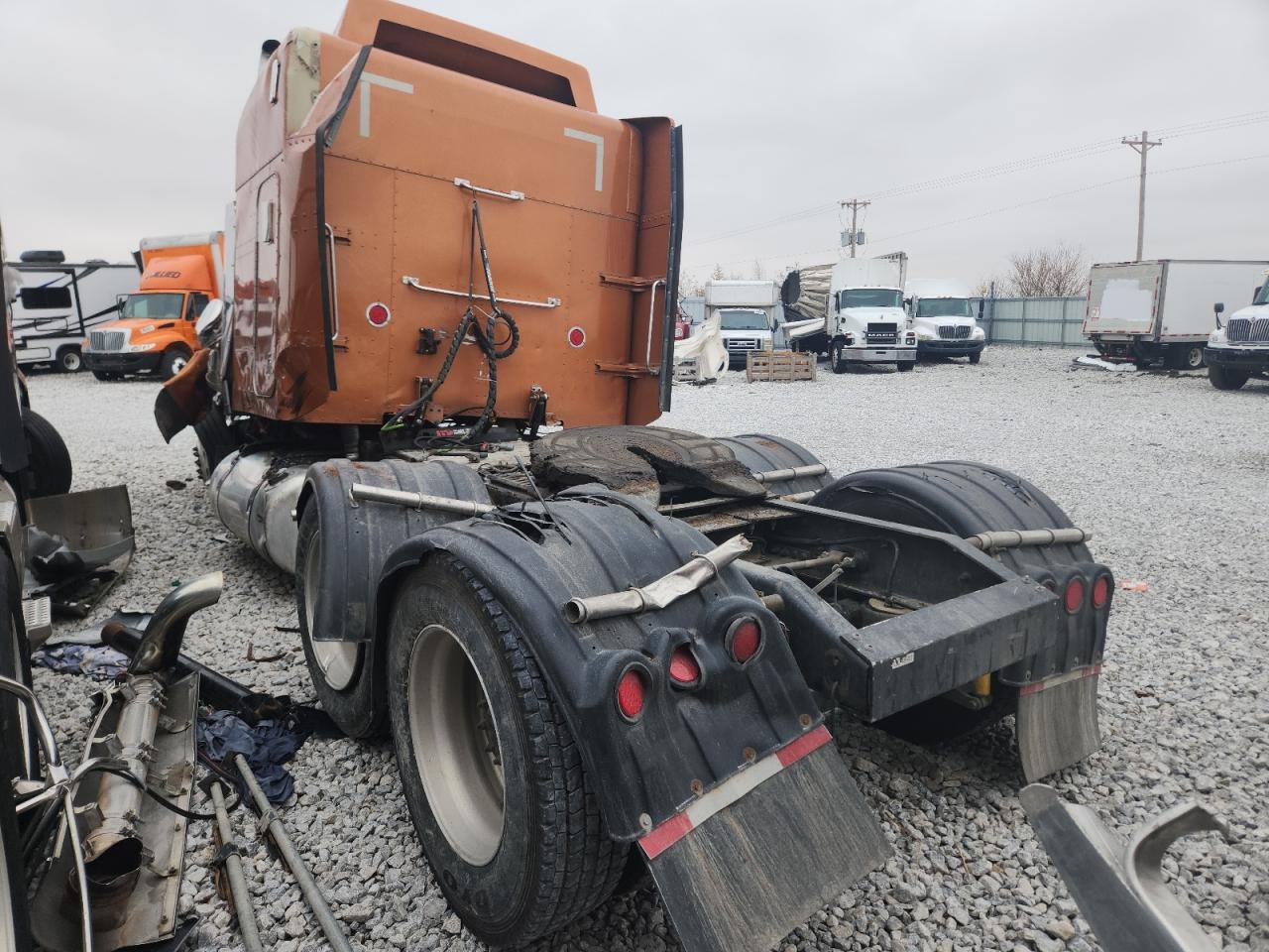 Peterbilt 379 Image 8