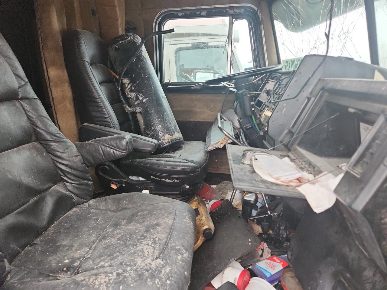 Peterbilt 379 Image 9