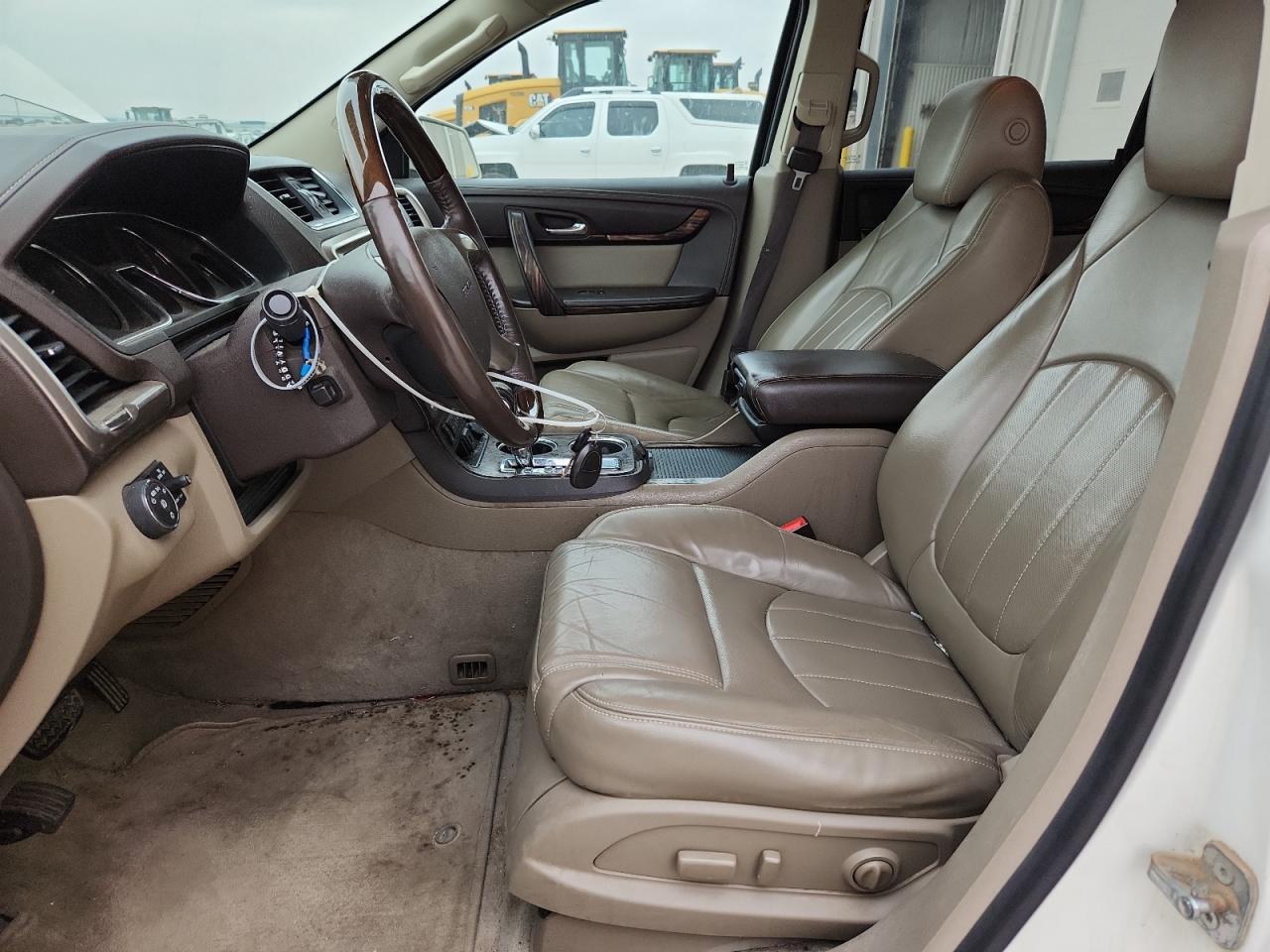 GMC Acadia Denali Image 8