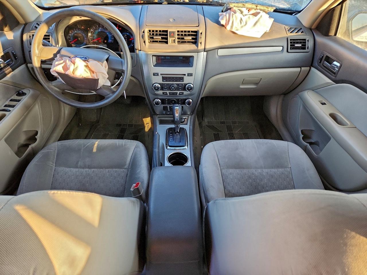 Ford Fusion S Image 9