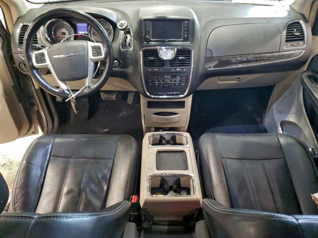 Chrysler Minivan Touring L Image 10