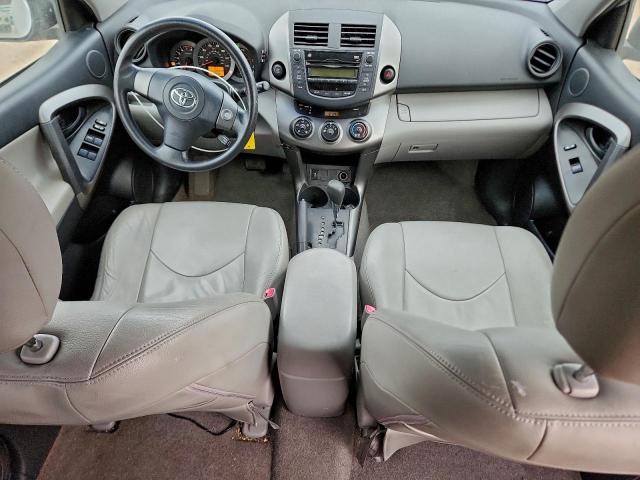 Toyota RAV4 Image 12