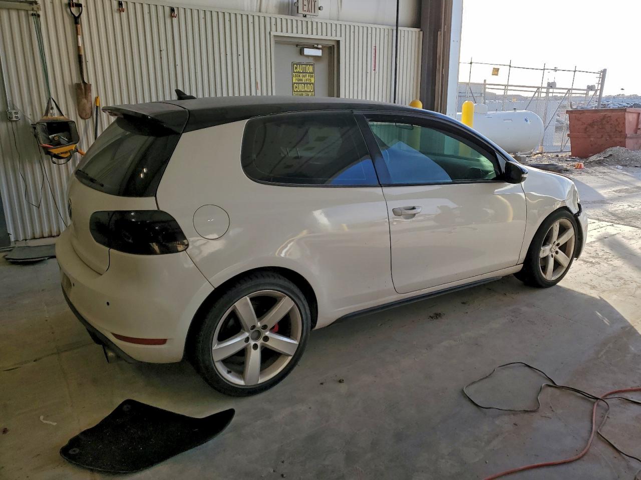 Volkswagen GTI Image 11