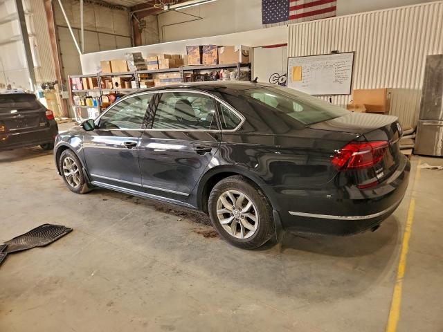 Volkswagen Passat S Image 12