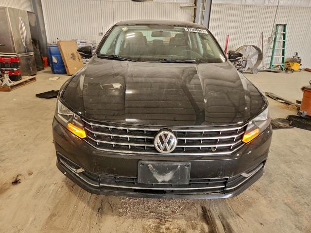 Volkswagen Passat S Image 11