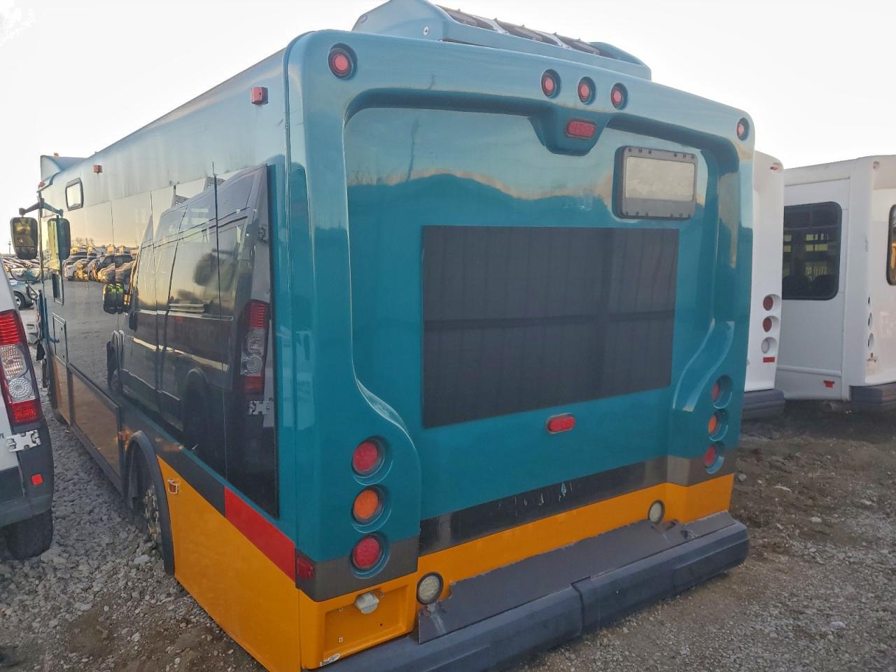 Workhorse Custom Cha Bus Chassi Lf72 Image 4