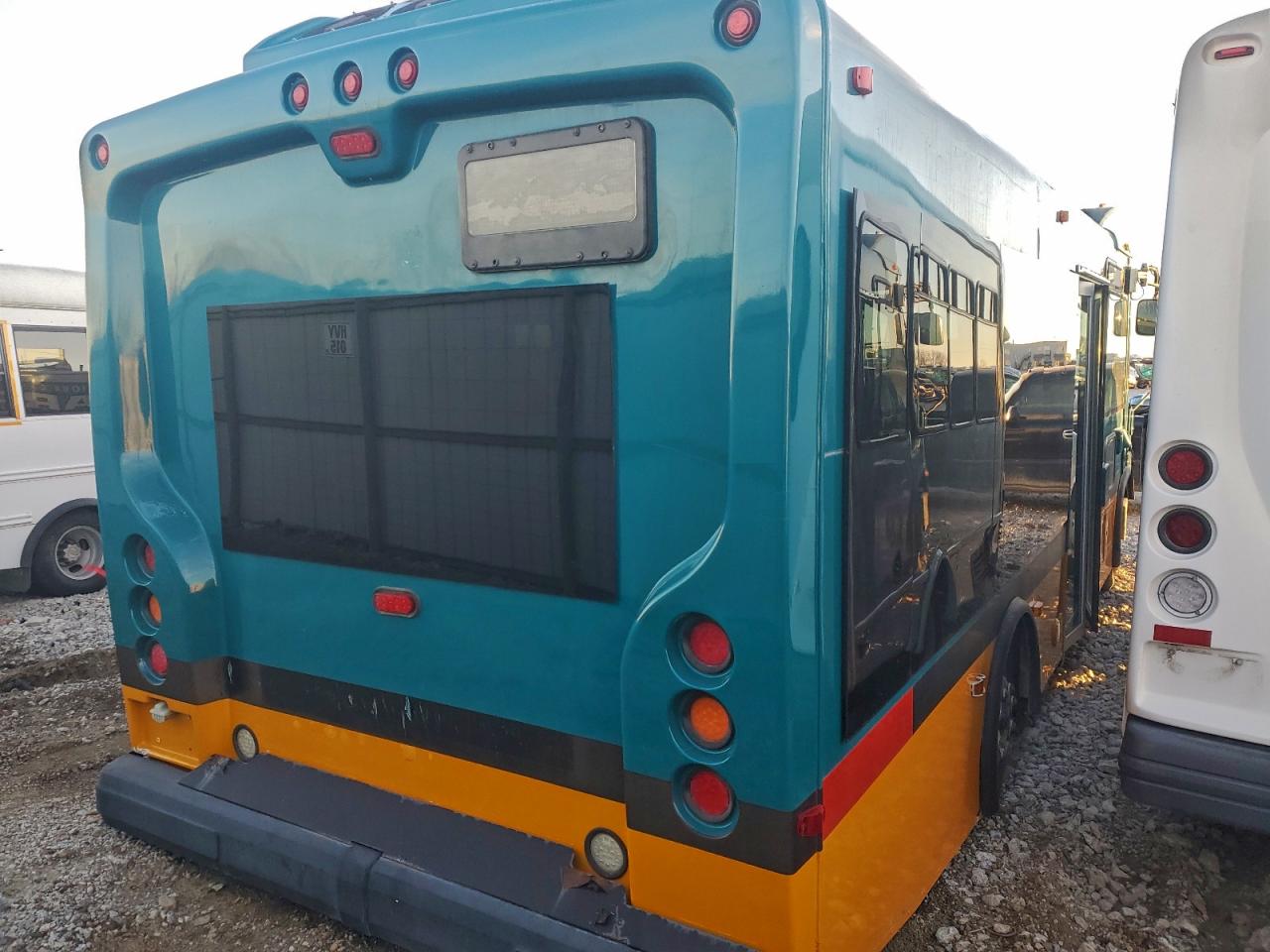 Workhorse Custom Cha Bus Chassi Lf72 Image 2