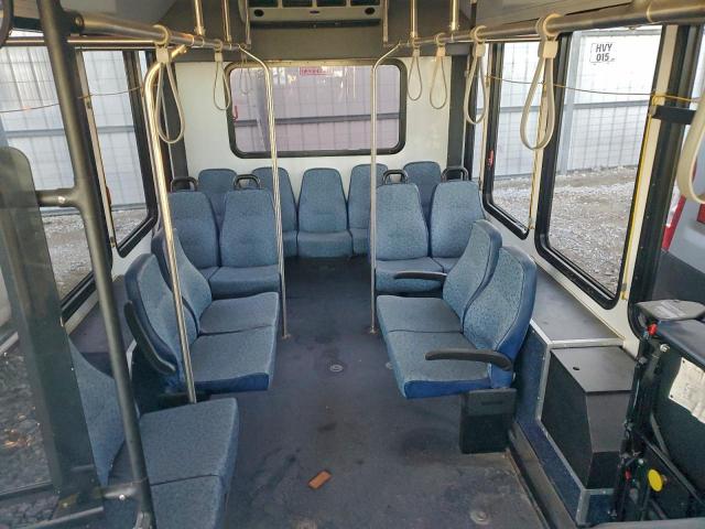 Workhorse Custom Cha Bus Chassi Lf72 Image 3