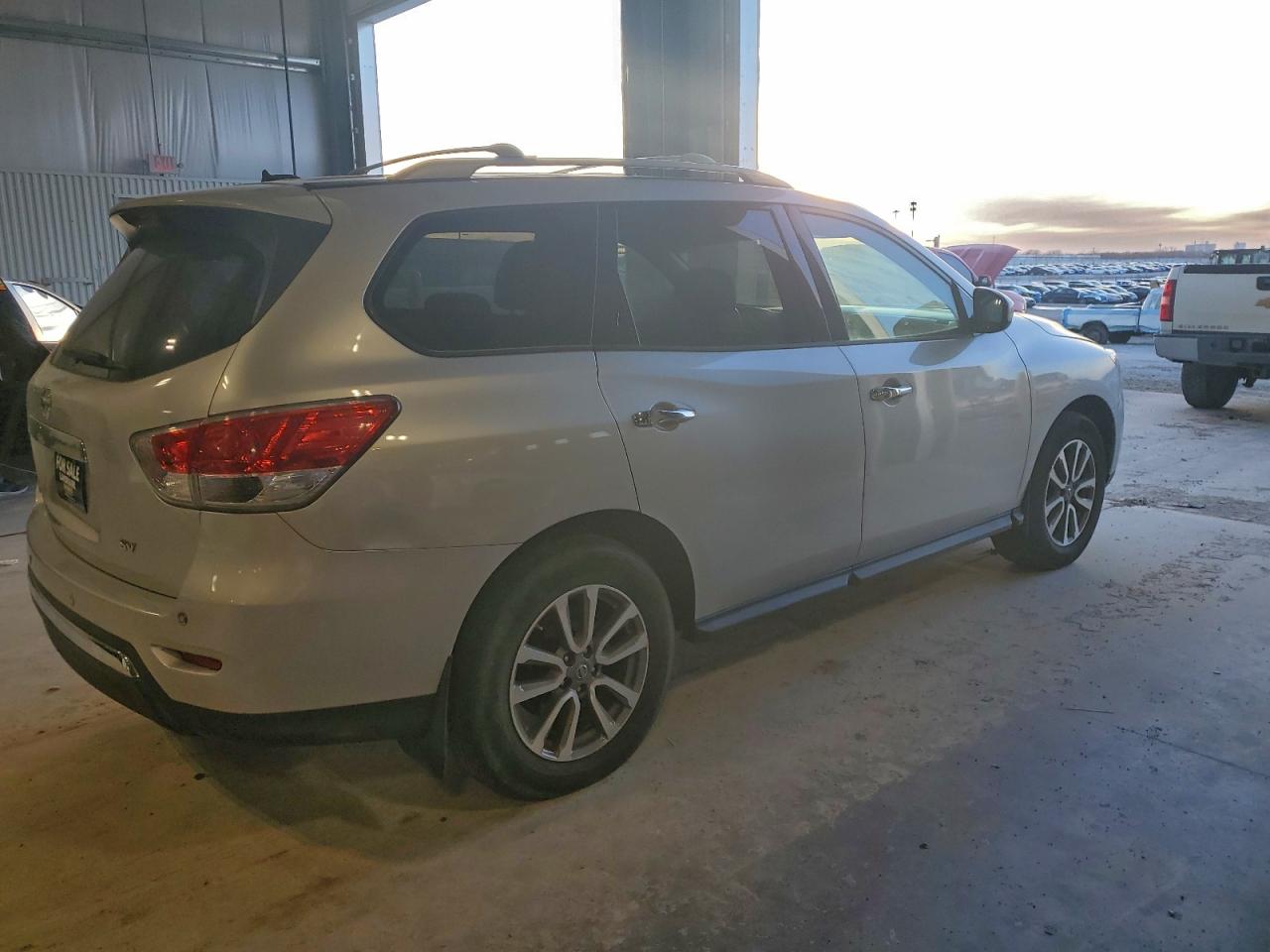 Nissan Pathfinder S Image 12