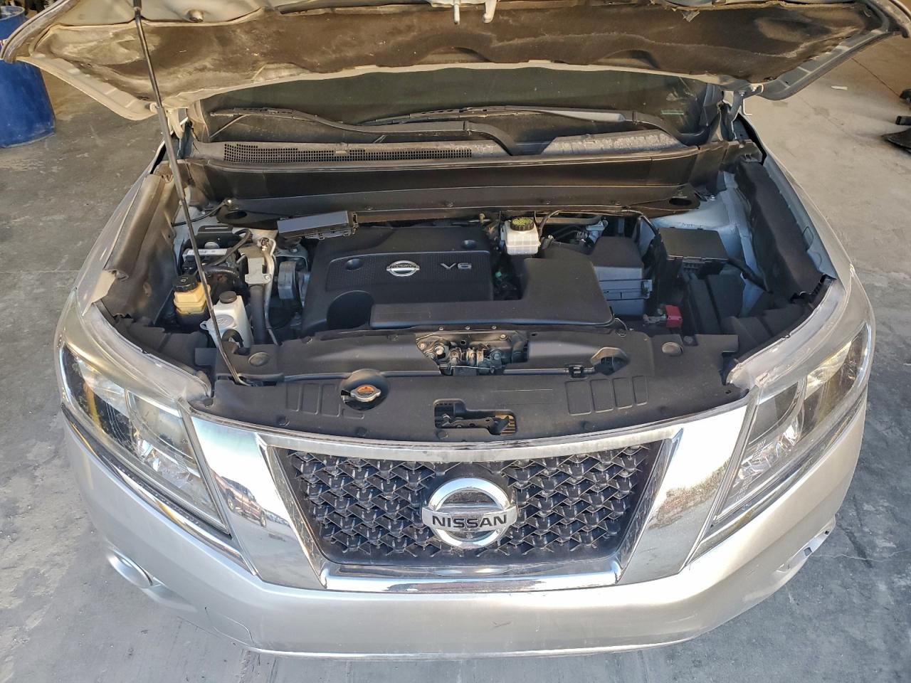 Nissan Pathfinder S Image 3