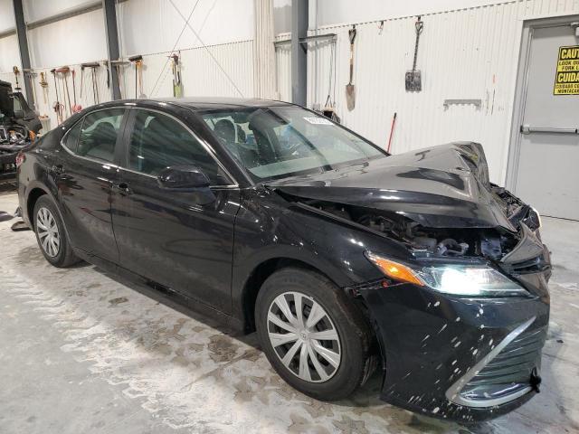 Toyota Camry Le Image 3