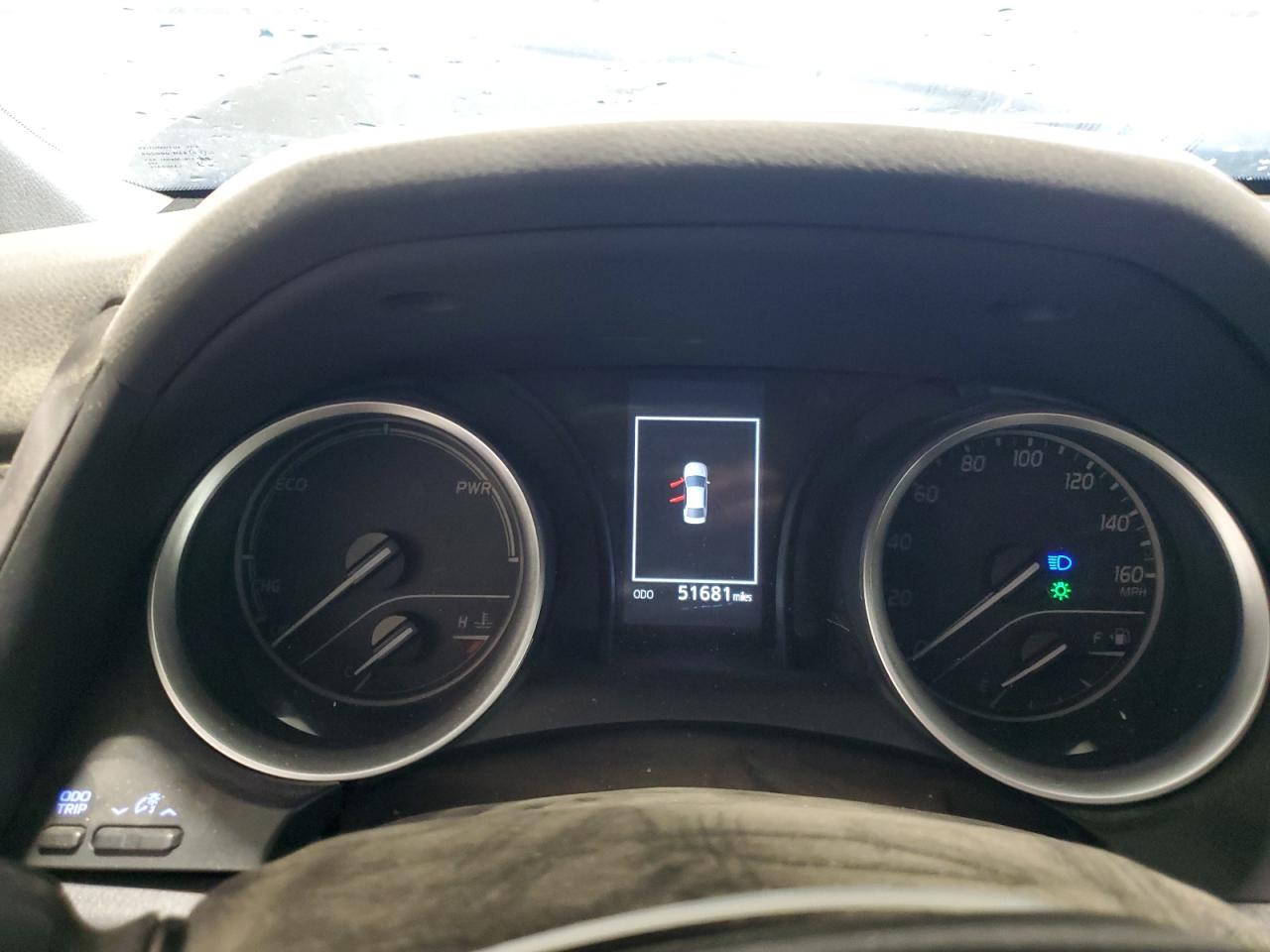 Toyota Camry Le Image 4