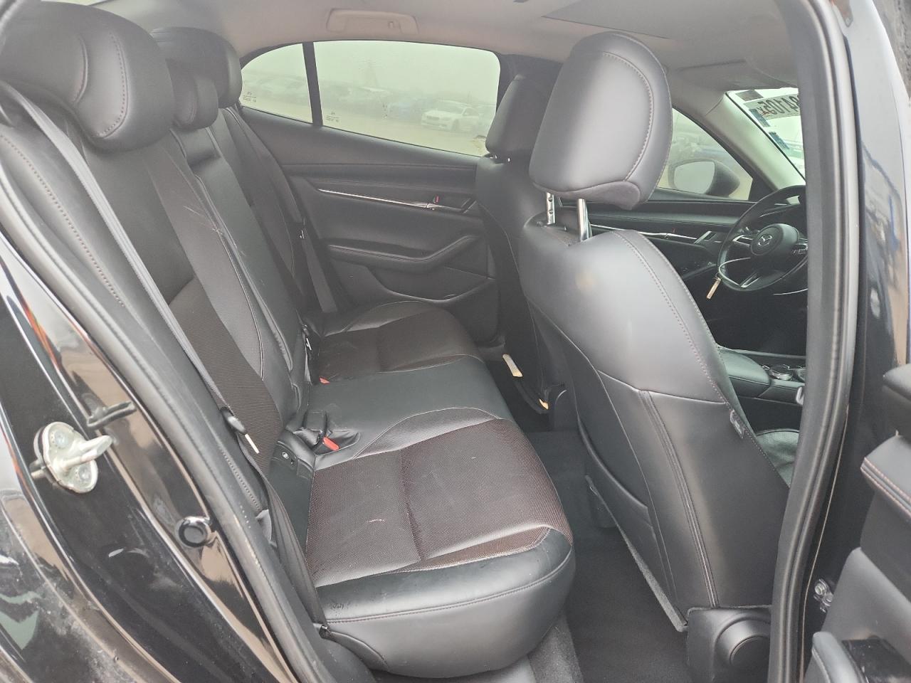 Mazda 3 Premium Image 10