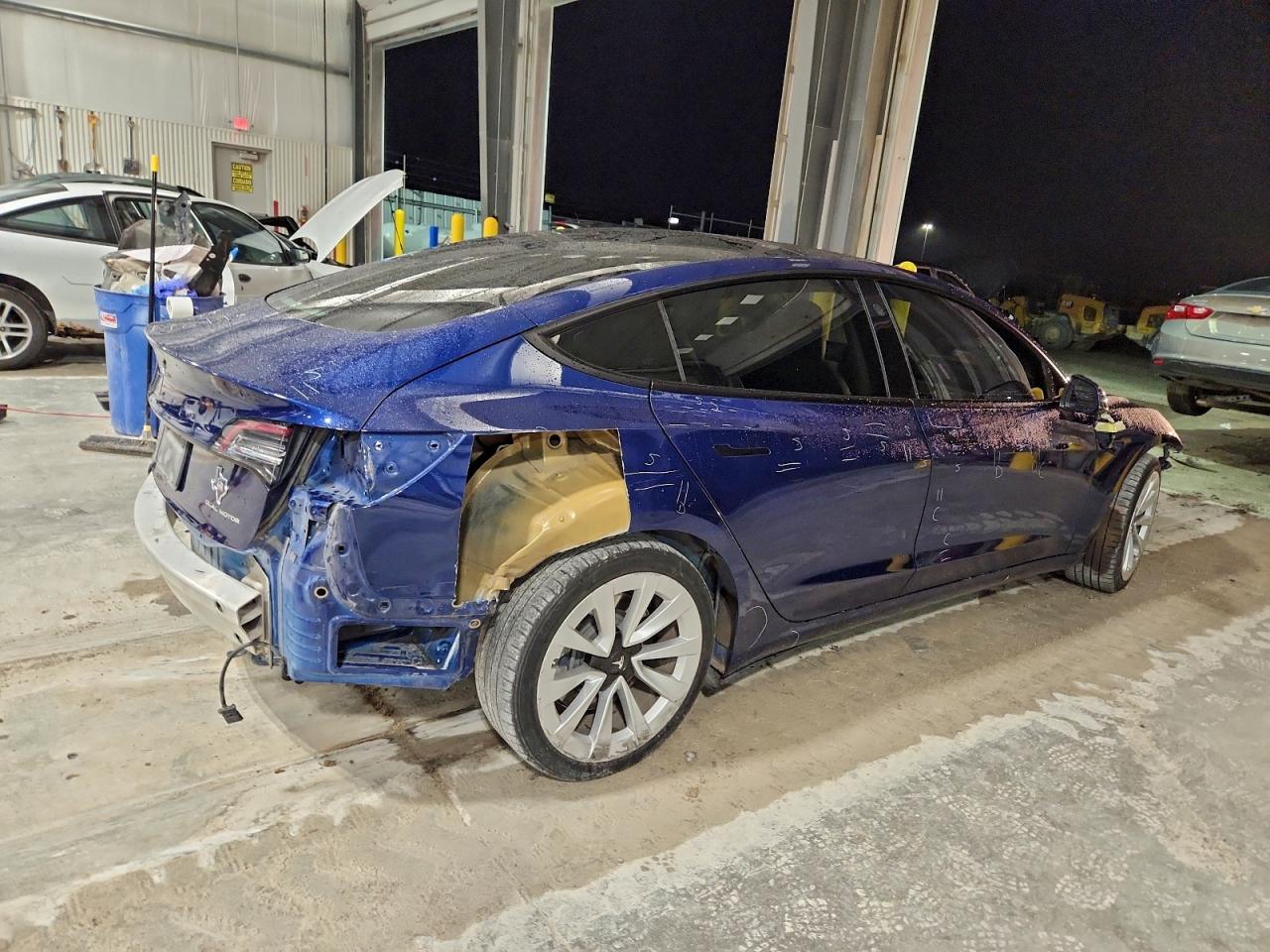 Tesla Model 3 Image 4