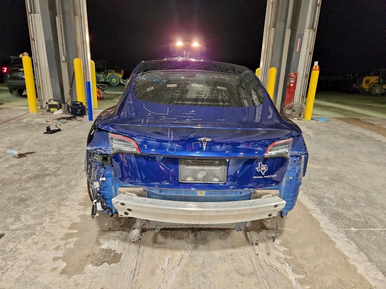 Tesla Model 3 Image 5