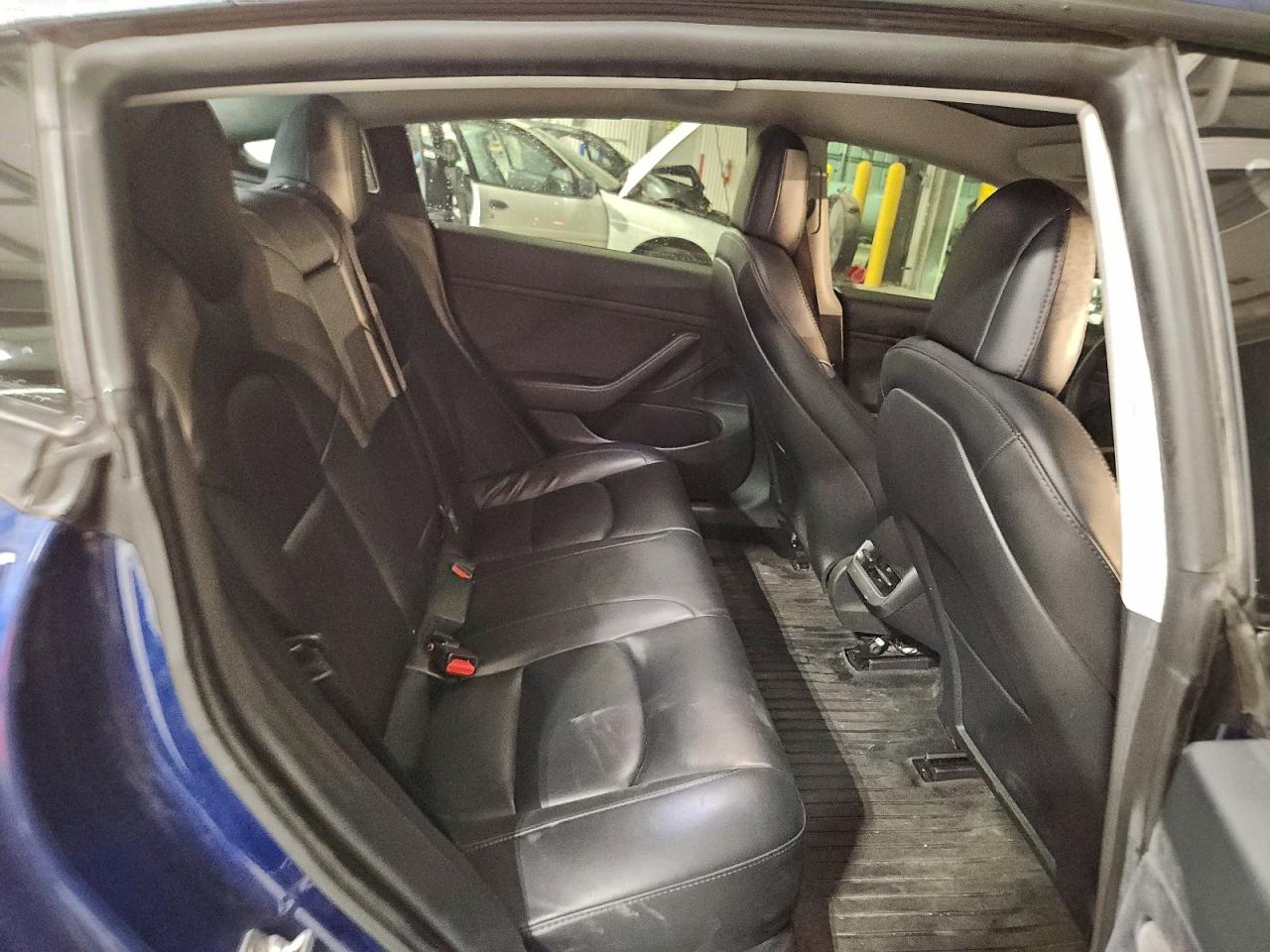 Tesla Model 3 Image 7