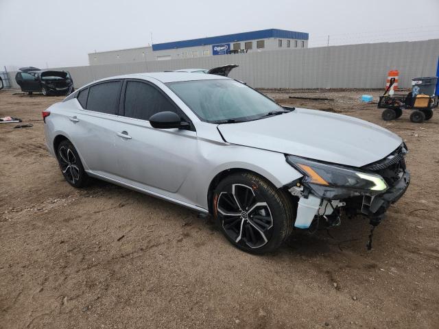 Nissan Altima Sr Image 8