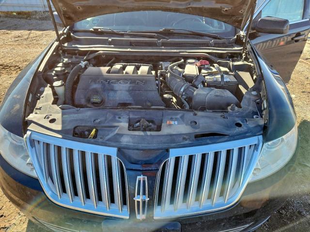 Lincoln MKS Image 10